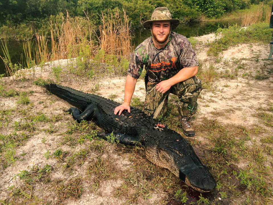 Night alligator hunting on public water